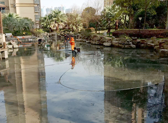 德城景观池淤泥清理